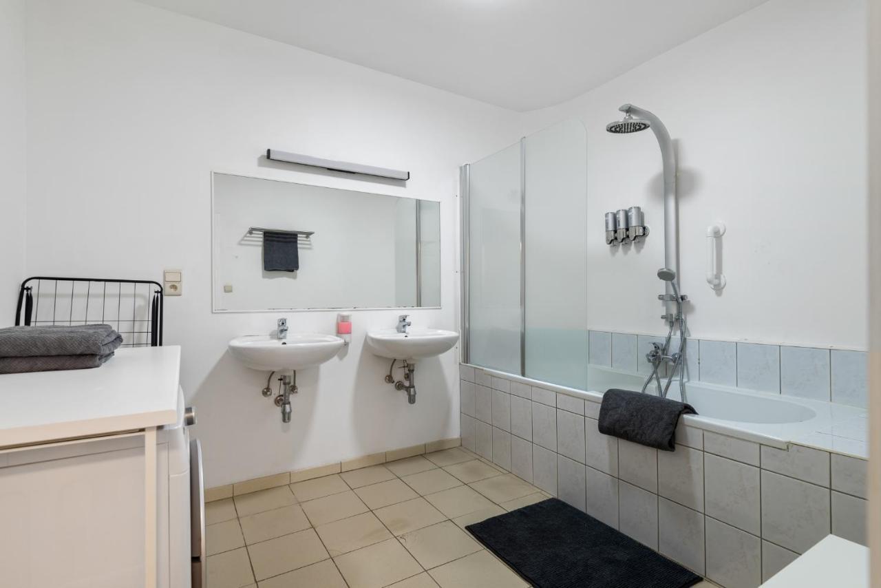 Cozy - Family With Parking Apartment *